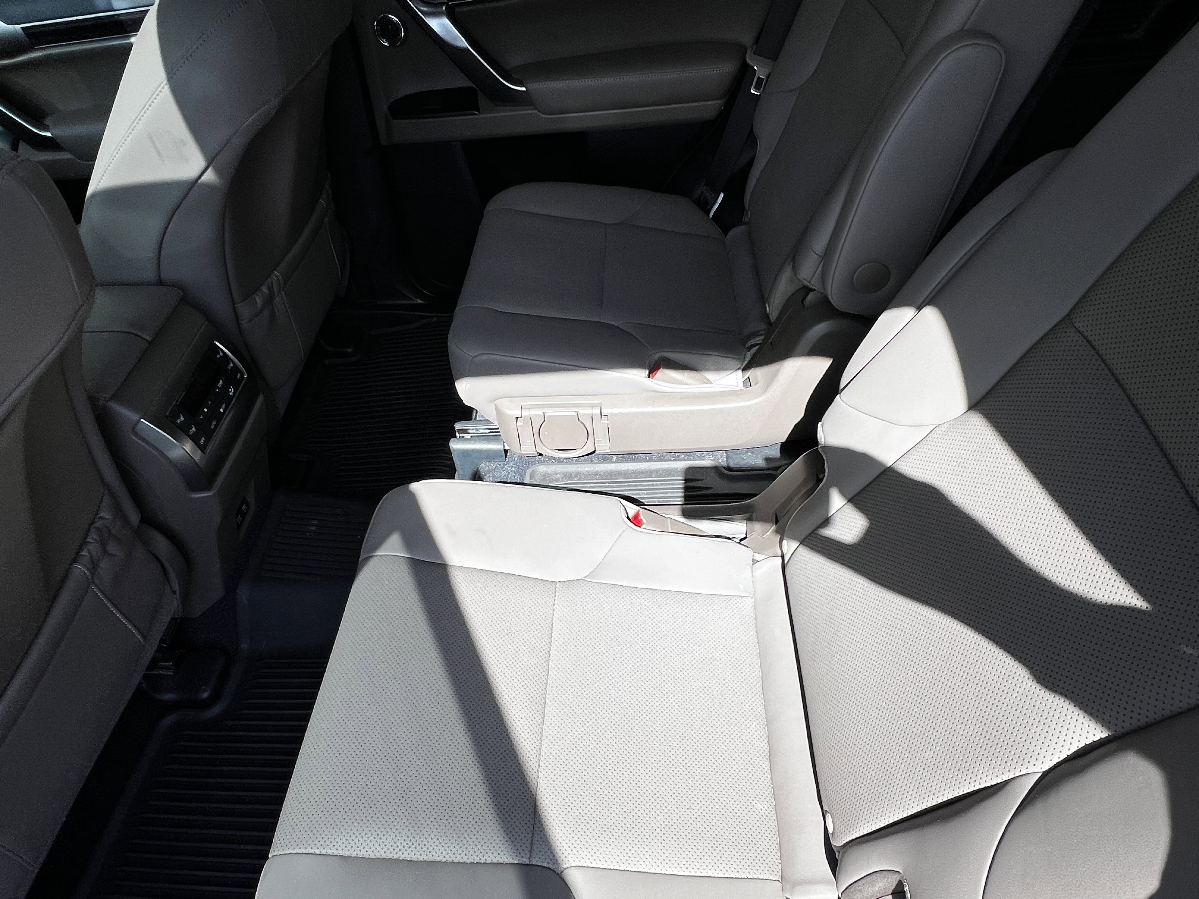 Used 2023 Lexus GX 460 Premium image 31