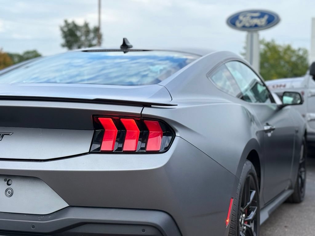 Used 2025 Ford Mustang GT Premium RWD image 37