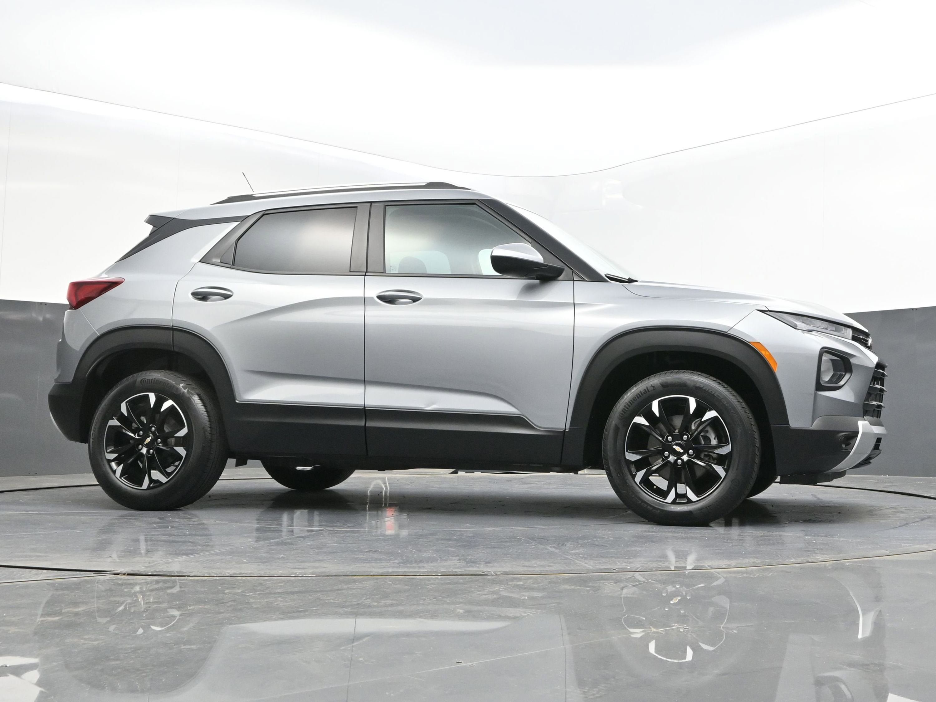 Certified 2023 Chevrolet TrailBlazer LT w/ Convenience Package FWD image 42