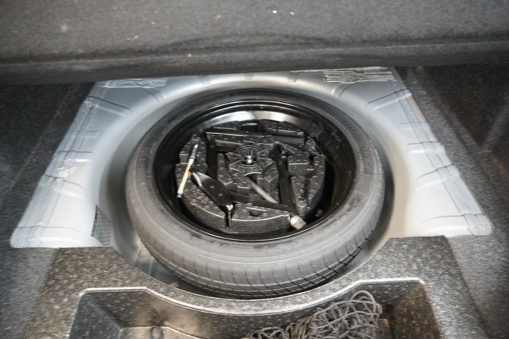 Used 2015 Chevrolet Impala LT w/ Convenience Package image 10