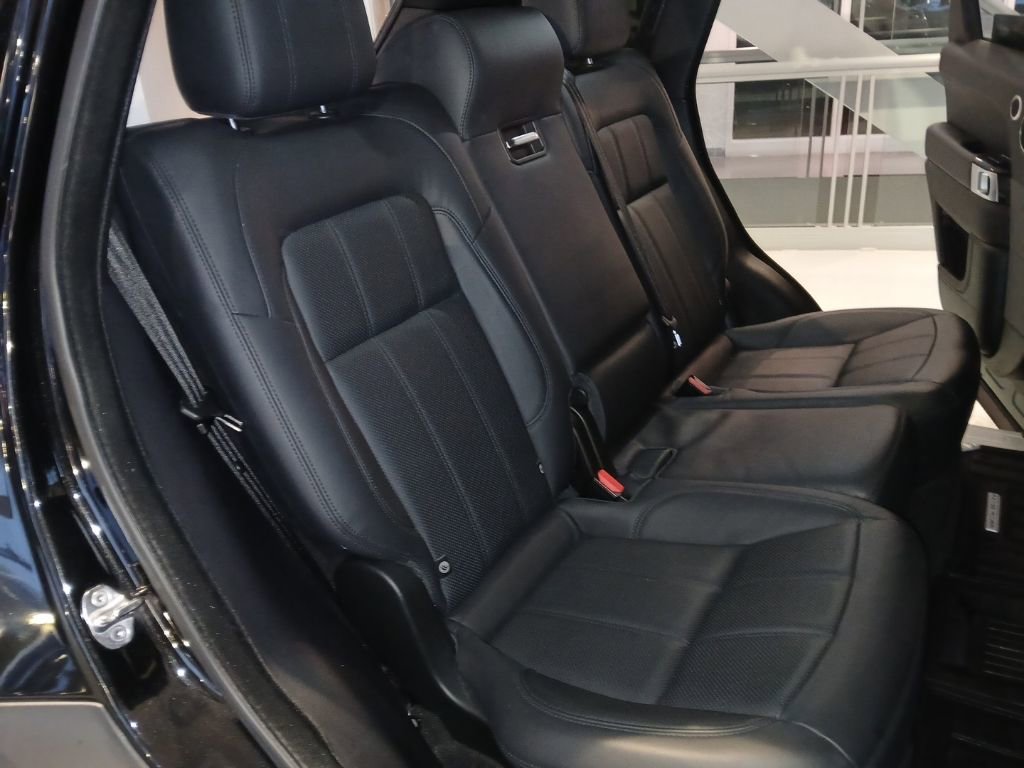 Used 2019 Land Rover Range Rover Sport HSE image 28