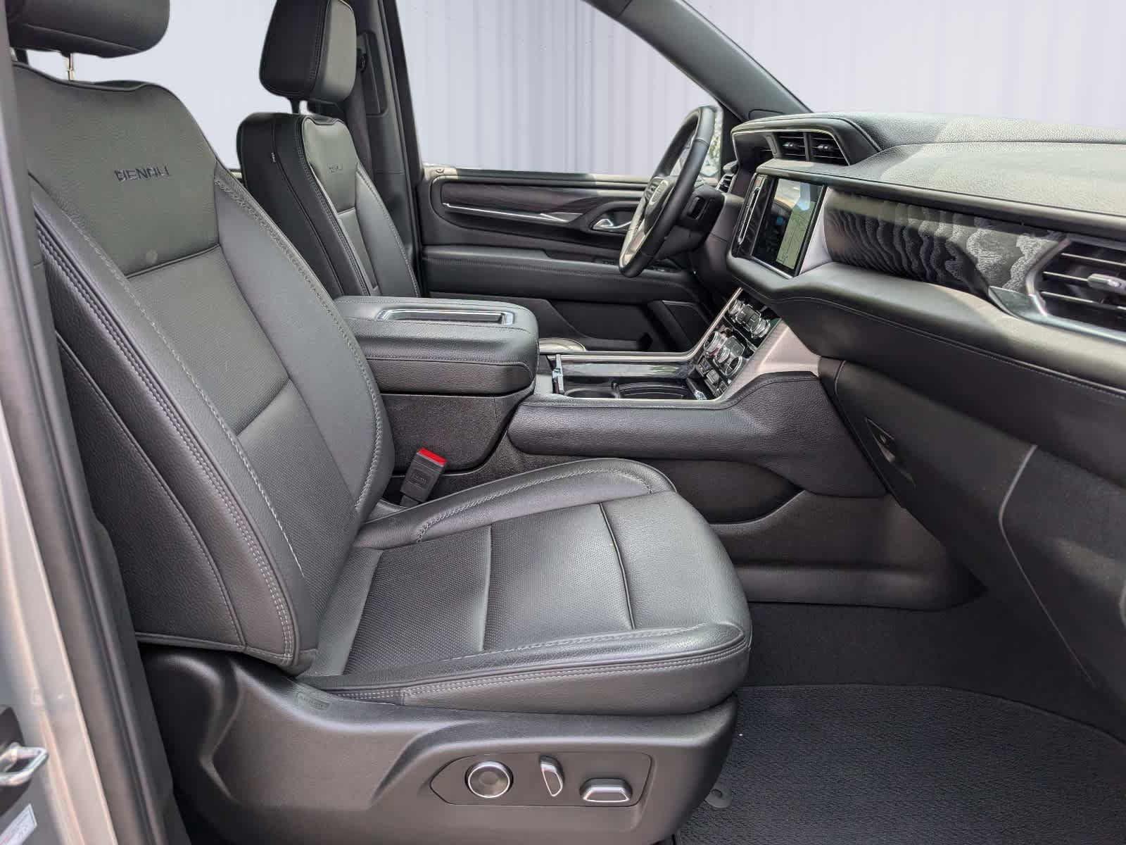 Certified 2024 GMC Yukon XL Denali AWD/4WD image 8