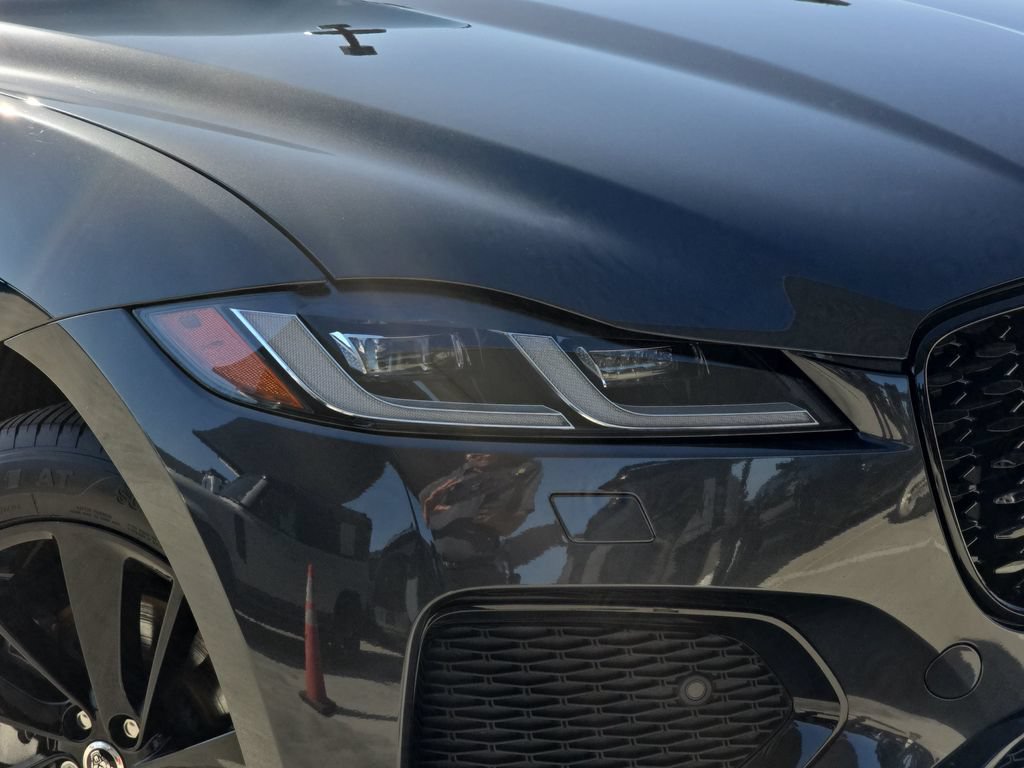 Certified 2025 Jaguar F-PACE R-Dynamic S AWD/4WD image 32