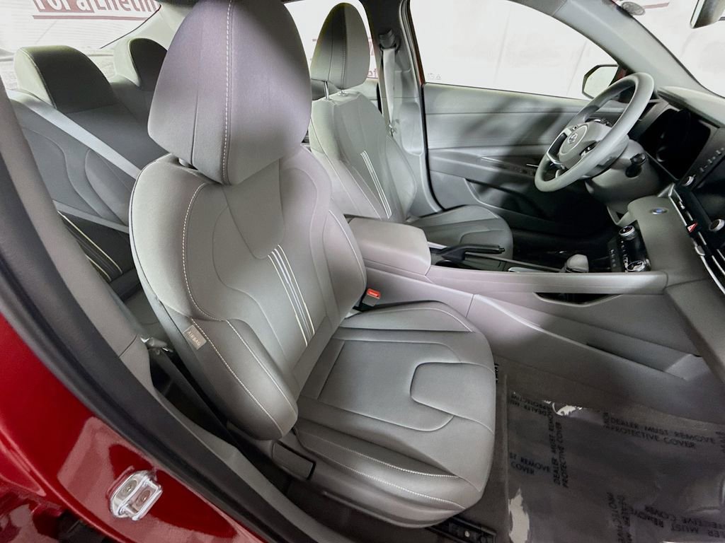 Certified 2022 Hyundai Elantra SEL w/ Cargo Package image 29