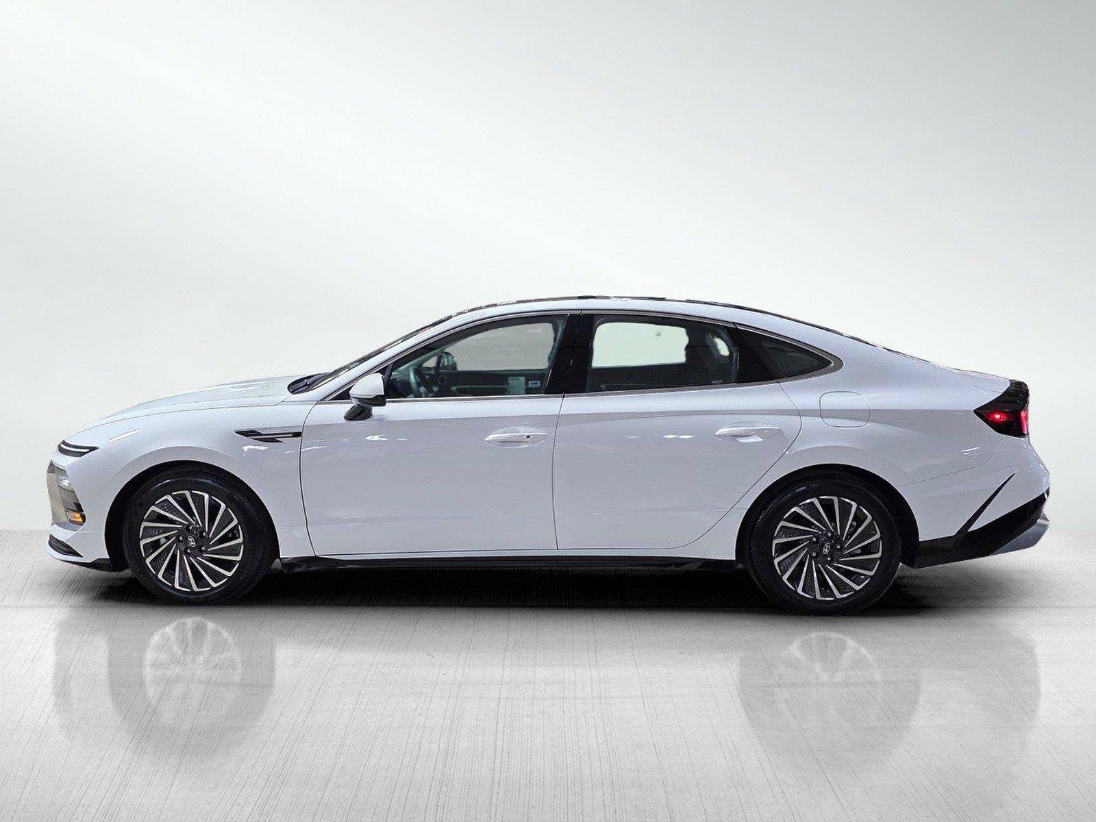 Used 2026 Hyundai Sonata SEL FWD image 4