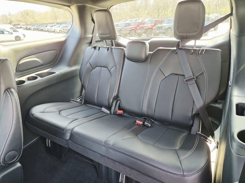 New 2026 Chrysler Voyager LX image 15