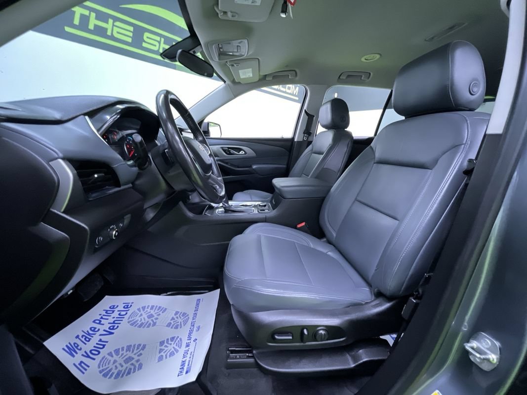 Used 2019 Chevrolet Traverse LT w/ LPO, 'HIT The Road' Package FWD image 17