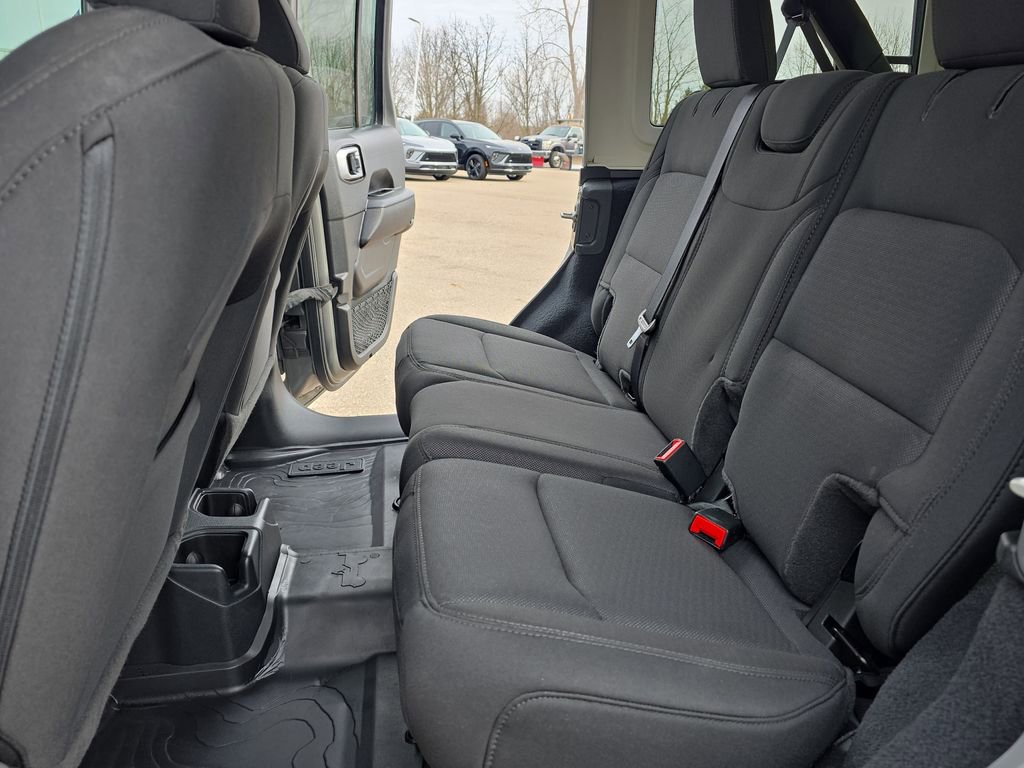 Used 2023 Jeep Wrangler Unlimited Sport AWD/4WD image 13