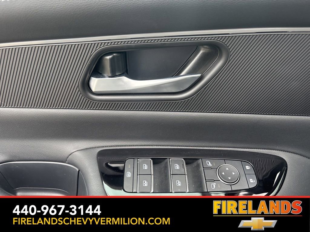 Used 2025 Nissan Murano SV image 14