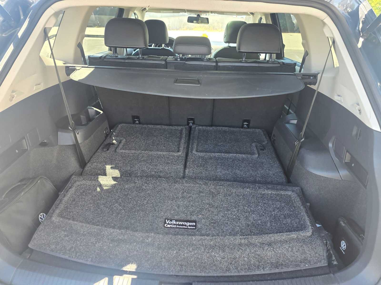 Used 2021 Volkswagen Tiguan SE w/ Panoramic Sunroof Package AWD/4WD image 15