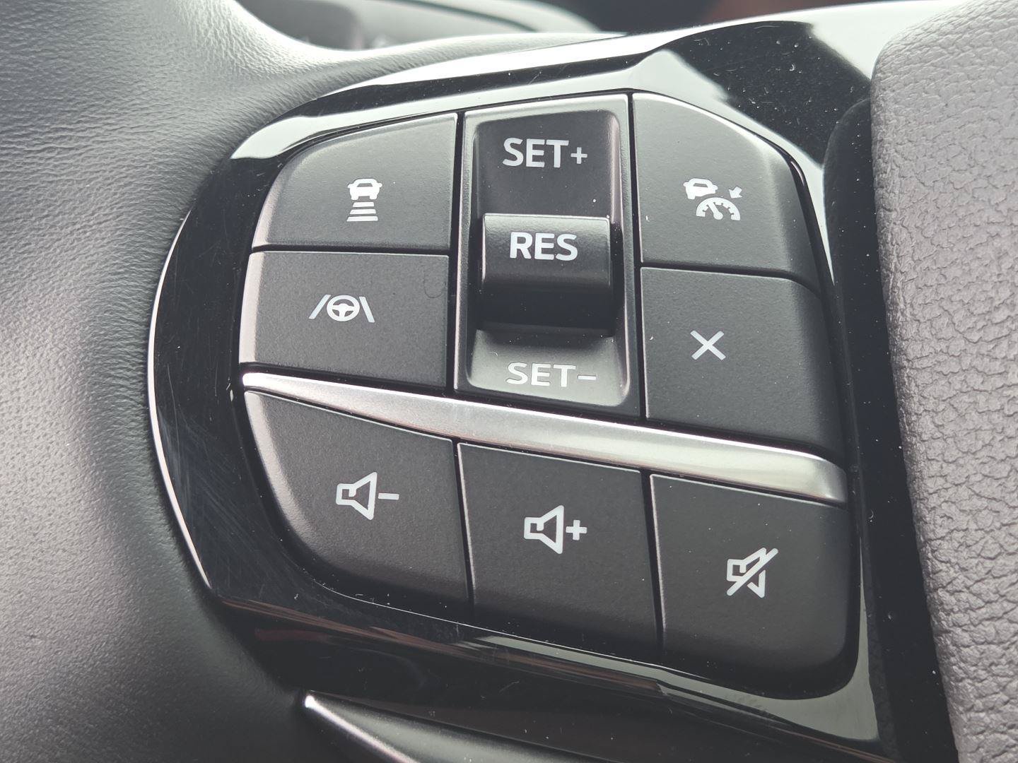 Used 2021 Ford Explorer Platinum w/ Equipment Group 601A AWD/4WD image 30