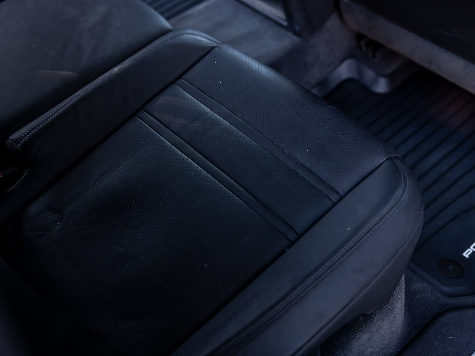 Certified 2023 Porsche Cayenne AWD/4WD image 34