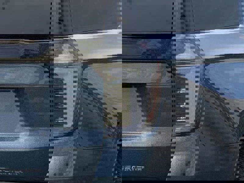 New 2026 Chevrolet Suburban Premier image 22