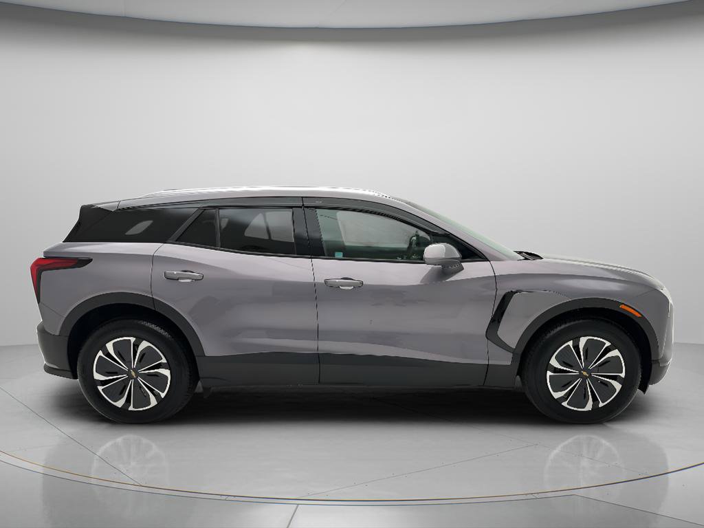 Used 2025 Chevrolet Blazer EV LT AWD/4WD image 2