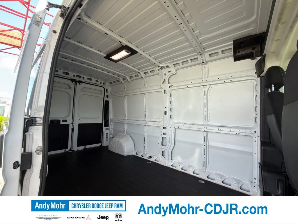 Used 2024 RAM ProMaster 2500 w/ Convenience Group FWD image 4