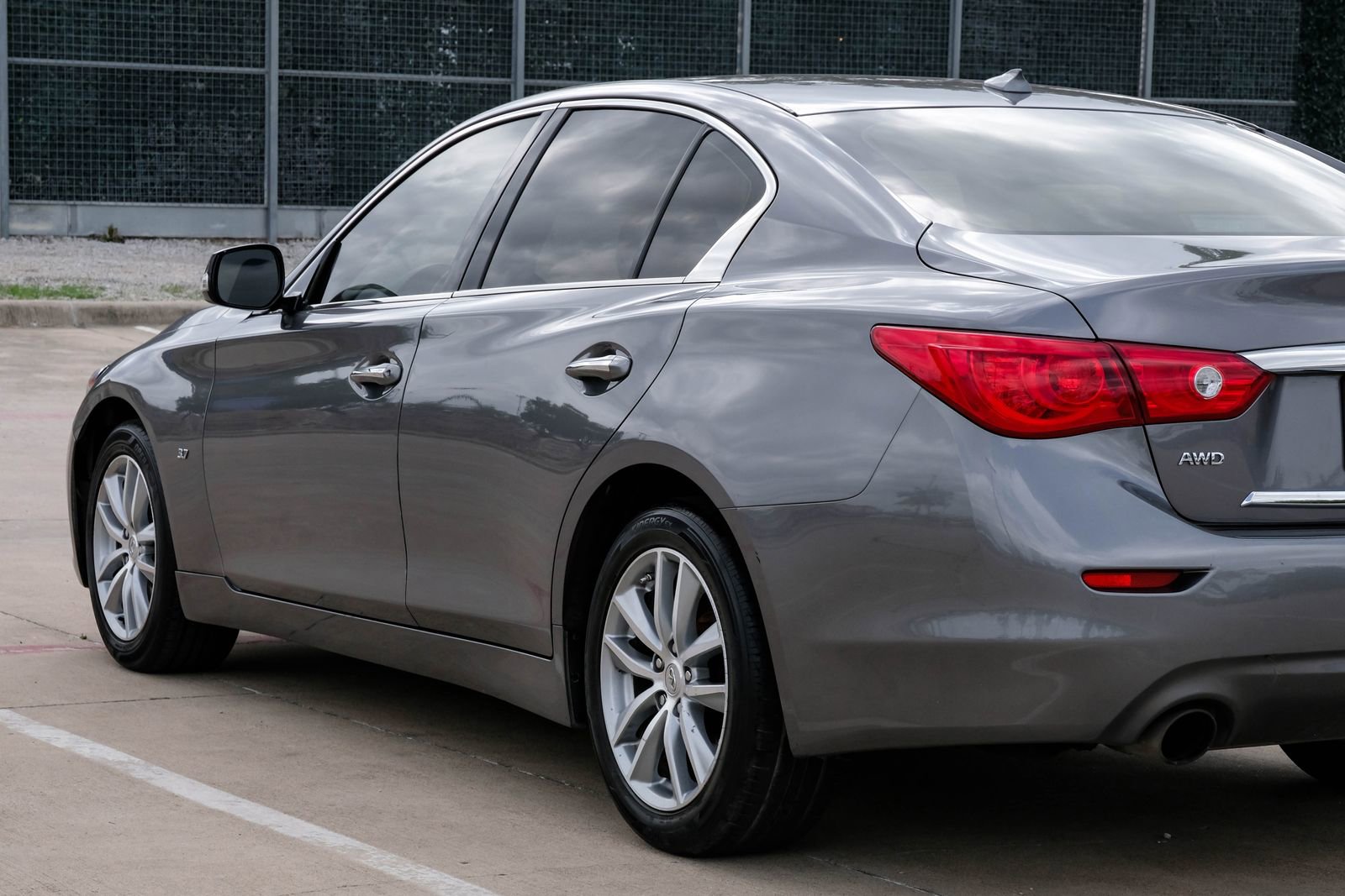 Used 2015 INFINITI Q50 Premium w/ Navigation Package AWD/4WD image 17