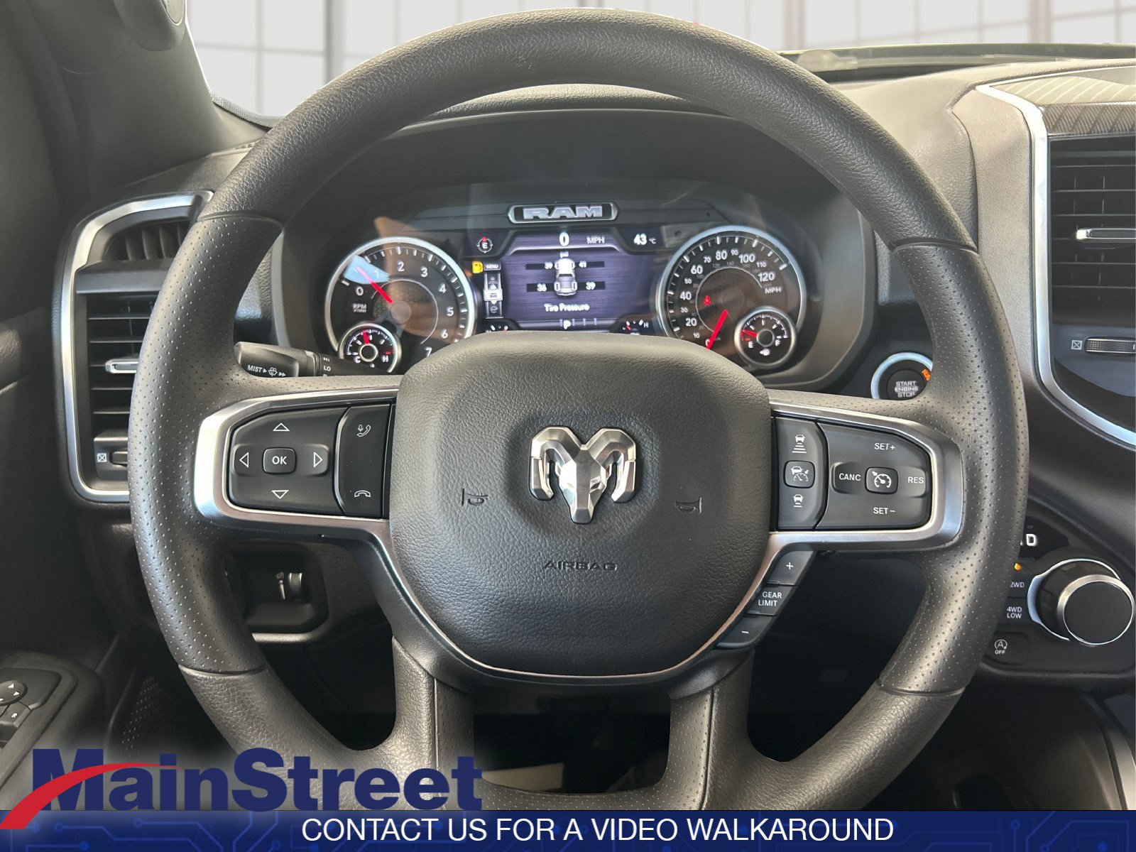 Used 2026 RAM 1500 Express AWD/4WD image 16
