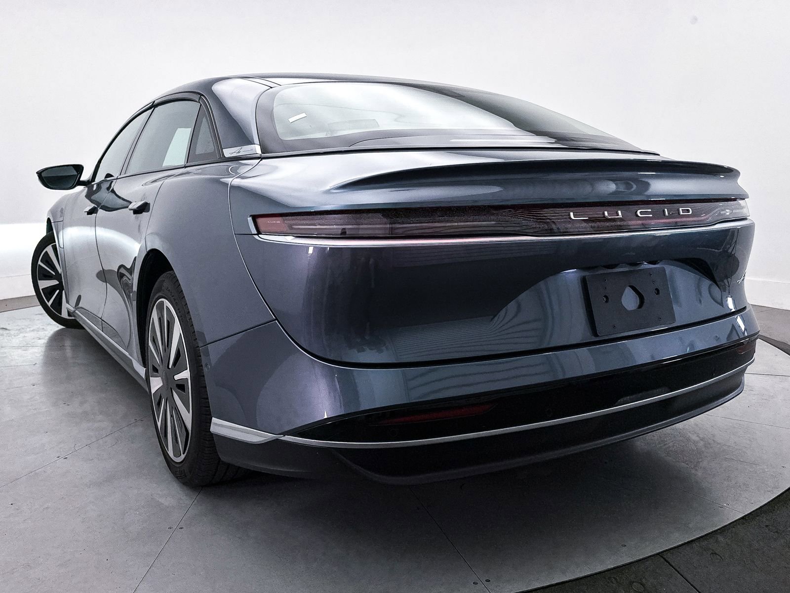 Used 2024 Lucid Air Pure RWD image 8