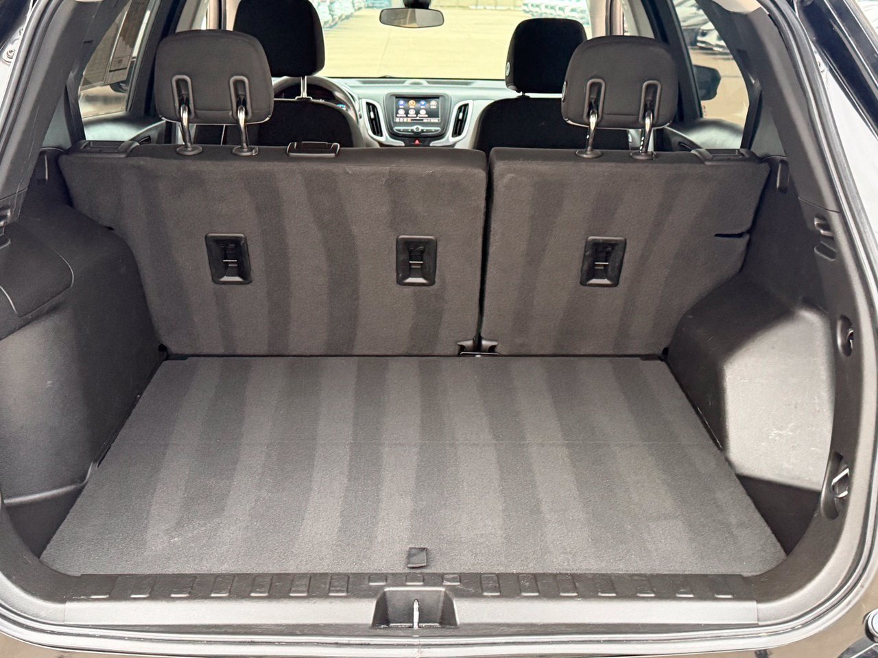 Used 2020 Chevrolet Equinox LS AWD/4WD image 38