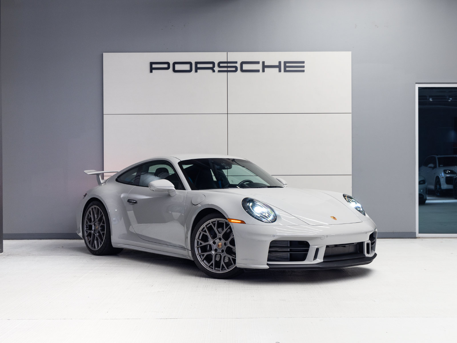 Certified 2025 Porsche 911 Carrera RWD image 9