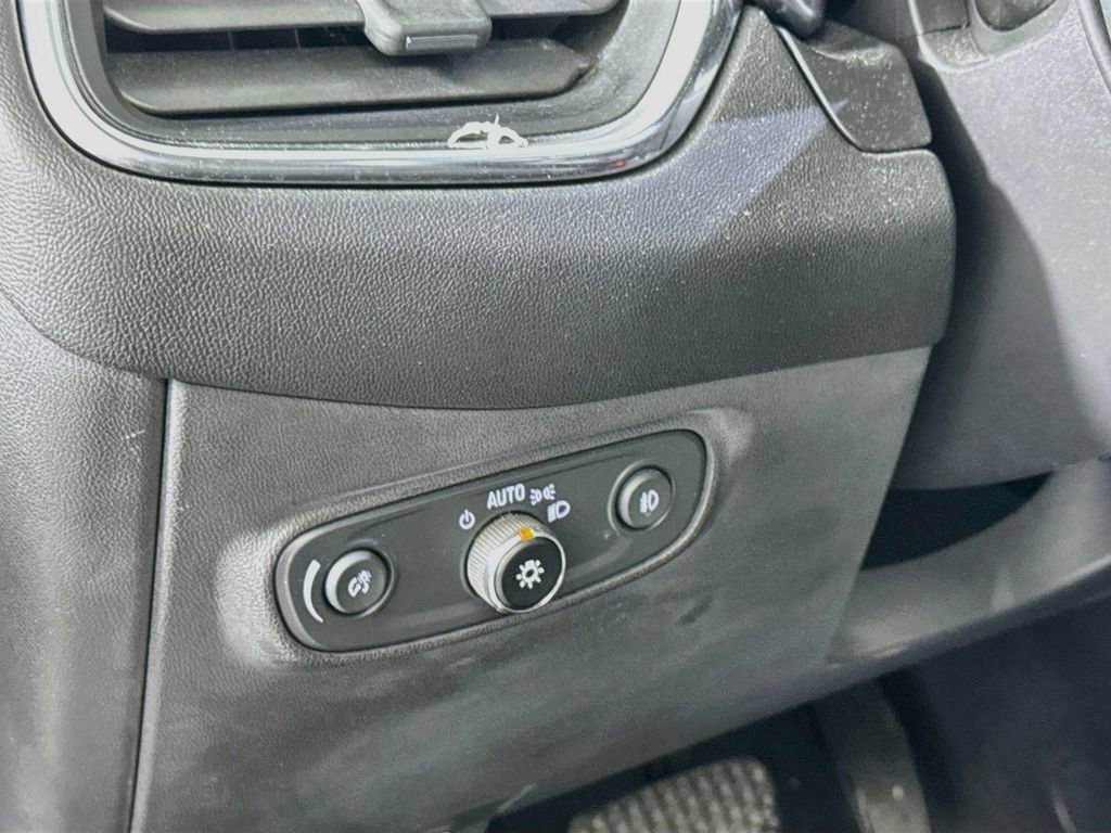 Used 2021 Chevrolet Equinox Premier AWD/4WD image 10