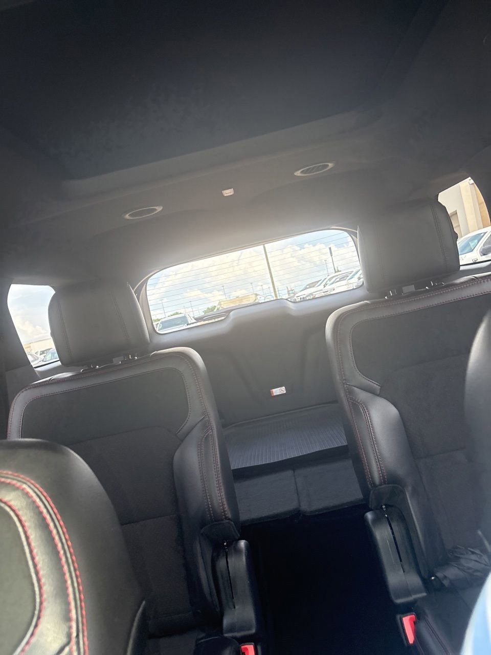 Used 2019 Ford Explorer XLT w/ Equipment Group 202A FWD image 11