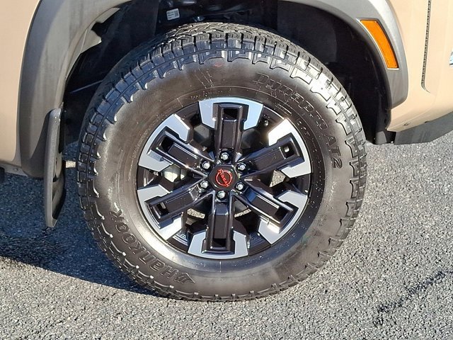 Used 2023 Nissan Frontier PRO-4X w/ Technology Package image 9