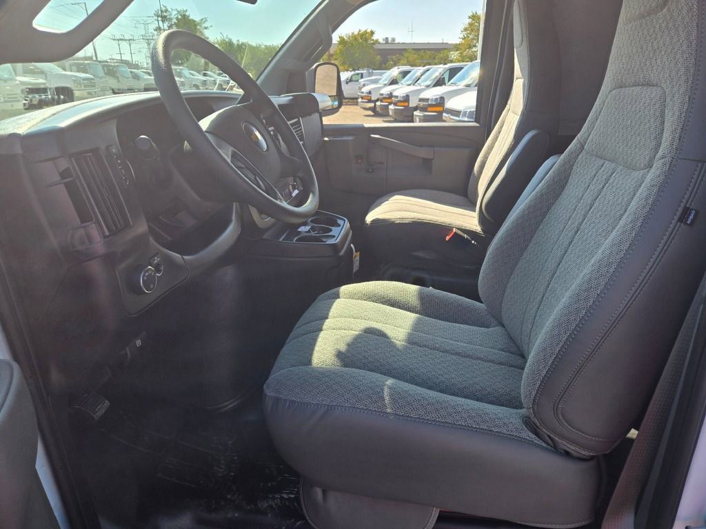 New 2025 Chevrolet Express 2500 Extended w/ Enhanced Convenience Package image 16
