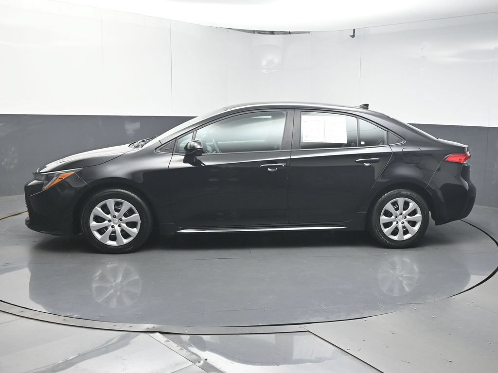Used 2023 Toyota Corolla LE FWD image 5