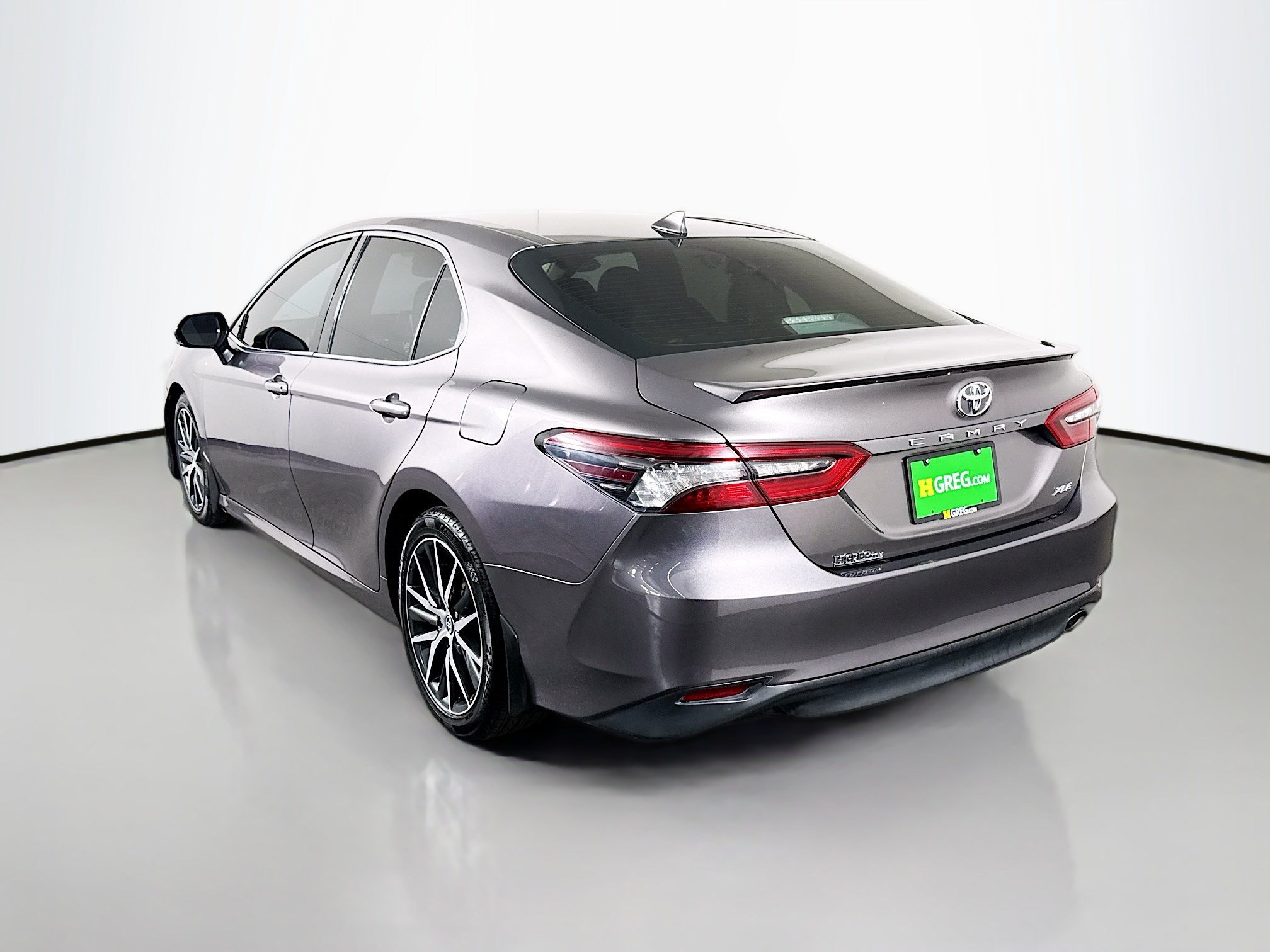 Used 2022 Toyota Camry XLE FWD image 7