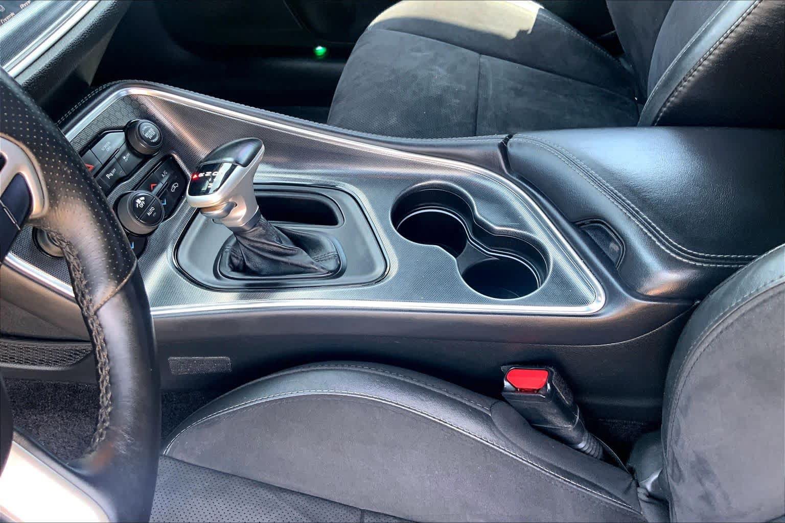 Used 2018 Dodge Challenger R/T Scat Pack w/ Leather Interior Group RWD image 17
