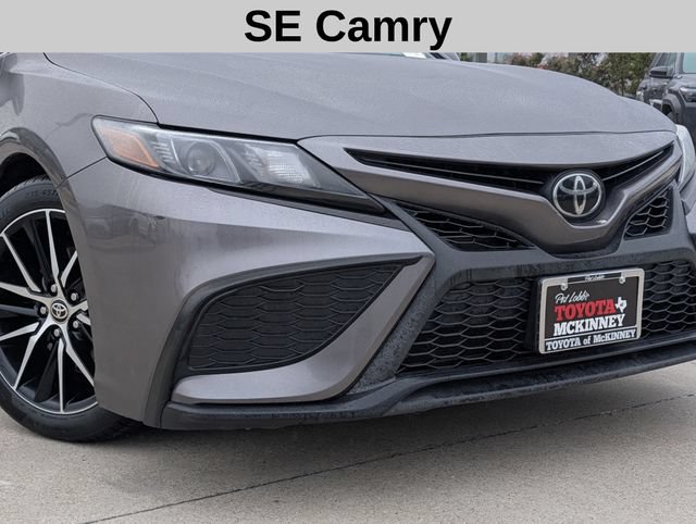 Used 2023 Toyota Camry SE FWD image 3