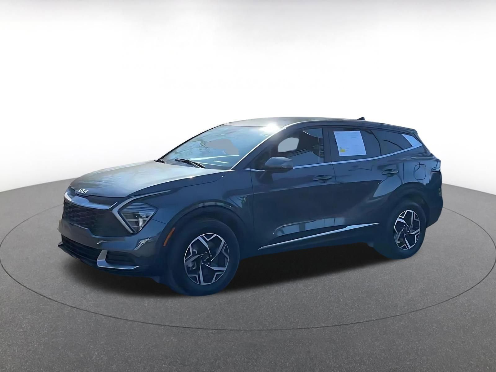 Used 2025 Kia Sportage LX image 8