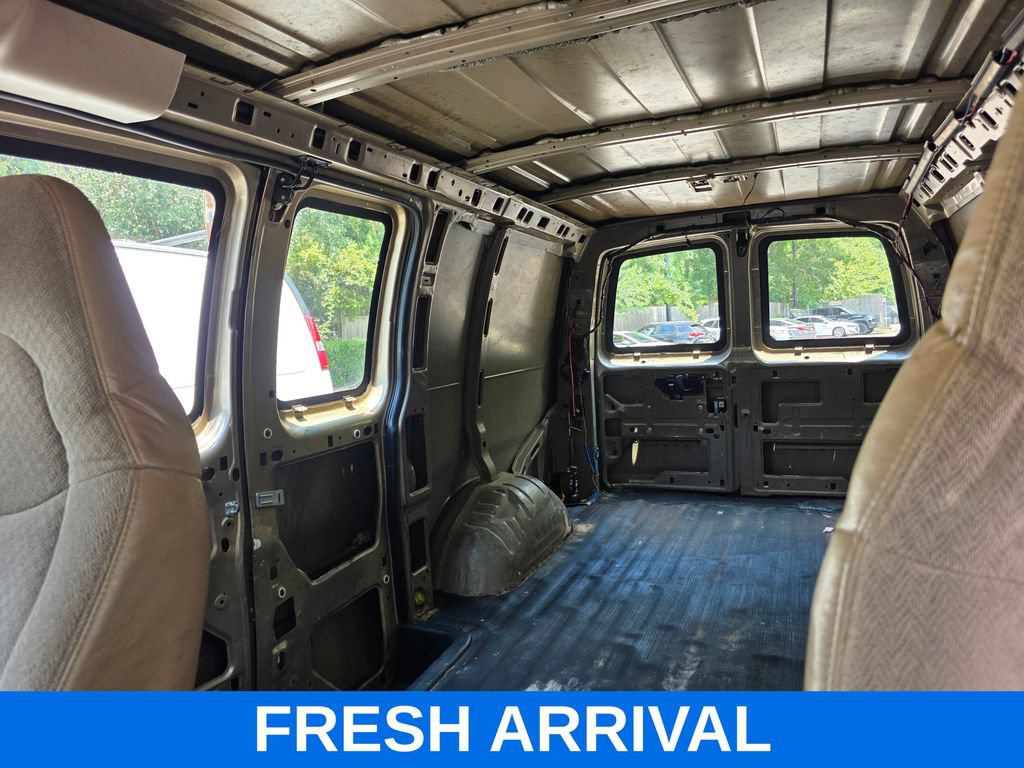 Used 2009 Chevrolet Express 1500 RWD image 11