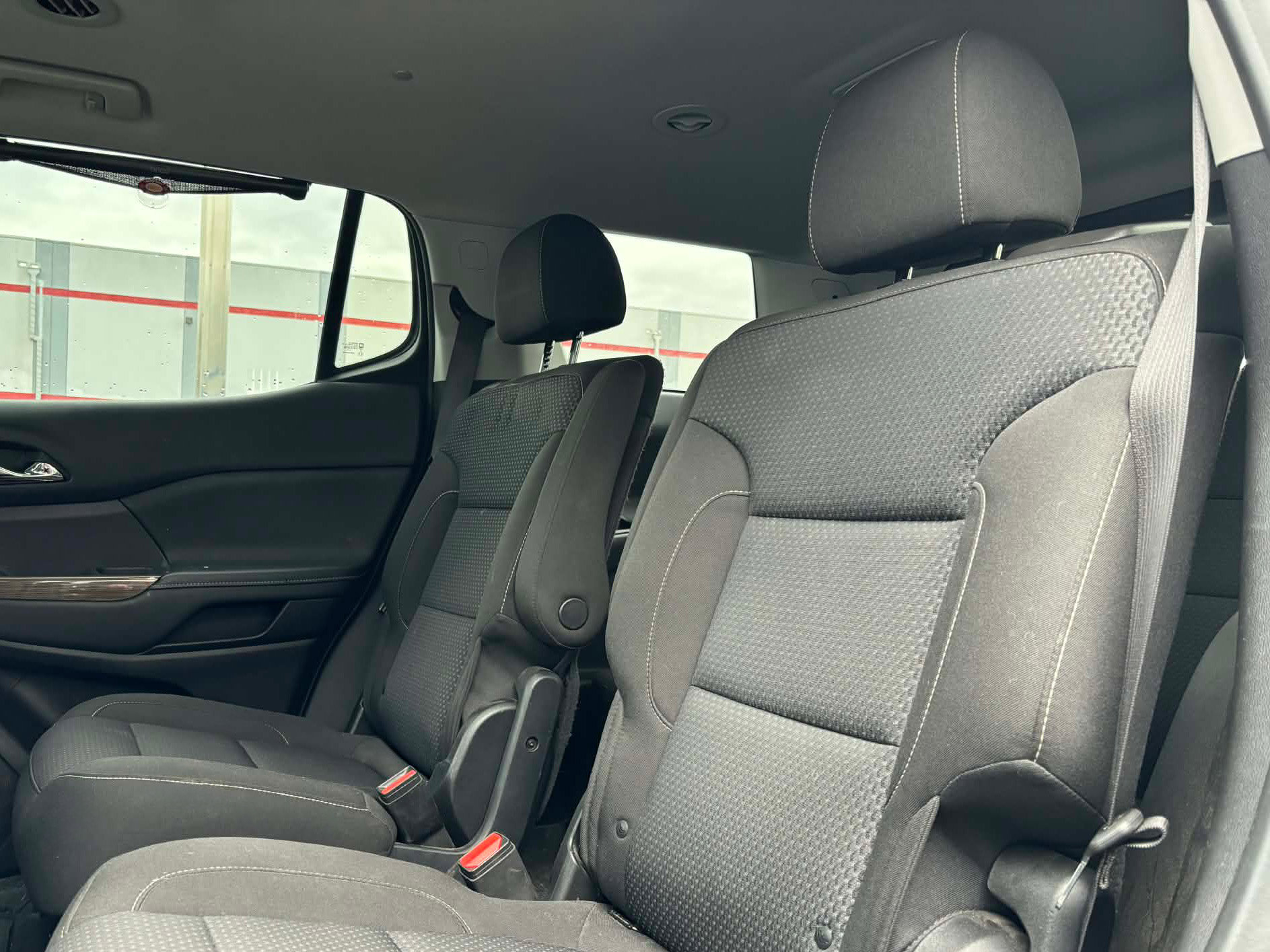 Used 2021 GMC Acadia SLE w/ Driver Convenience Package image 11