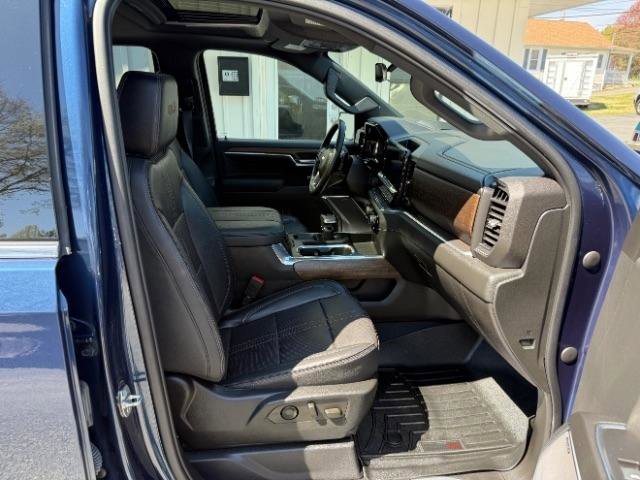 Used 2023 Chevrolet Silverado 1500 High Country w/ High Country Premium Package AWD/4WD image 6