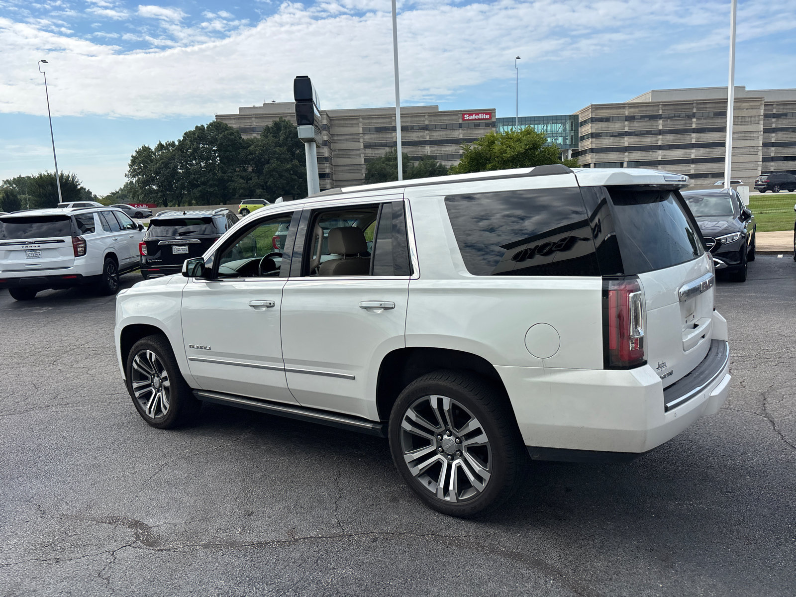 Used 2019 GMC Yukon Denali w/ Denali Ultimate Package AWD/4WD image 5