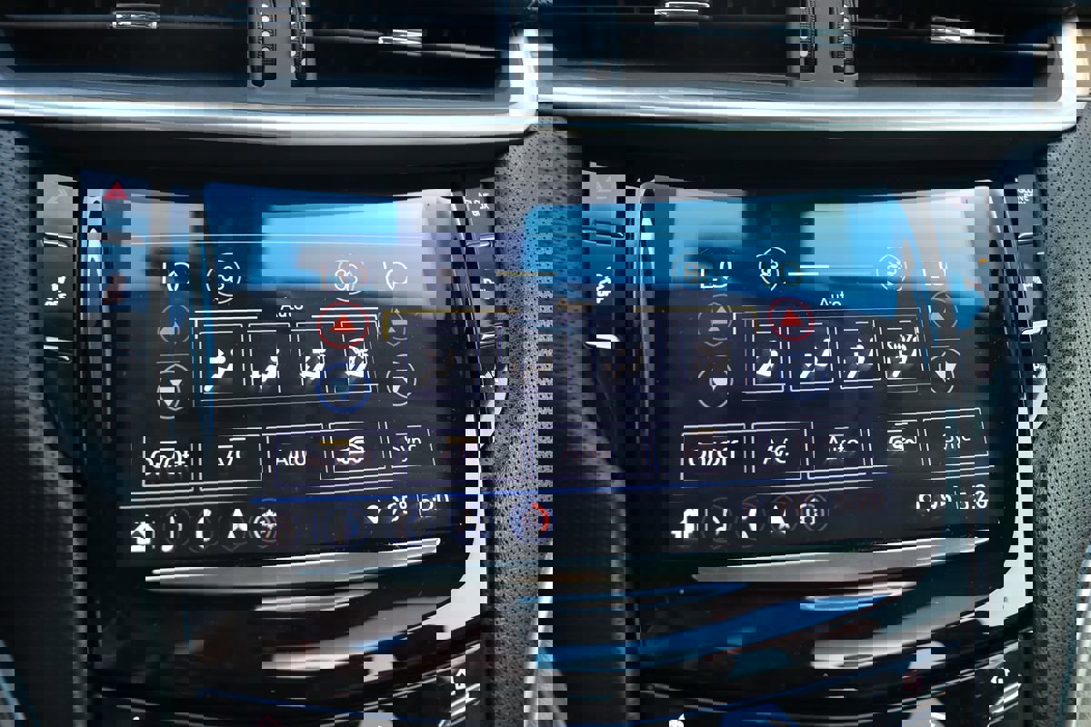 Used 2019 Cadillac XTS Luxury image 26