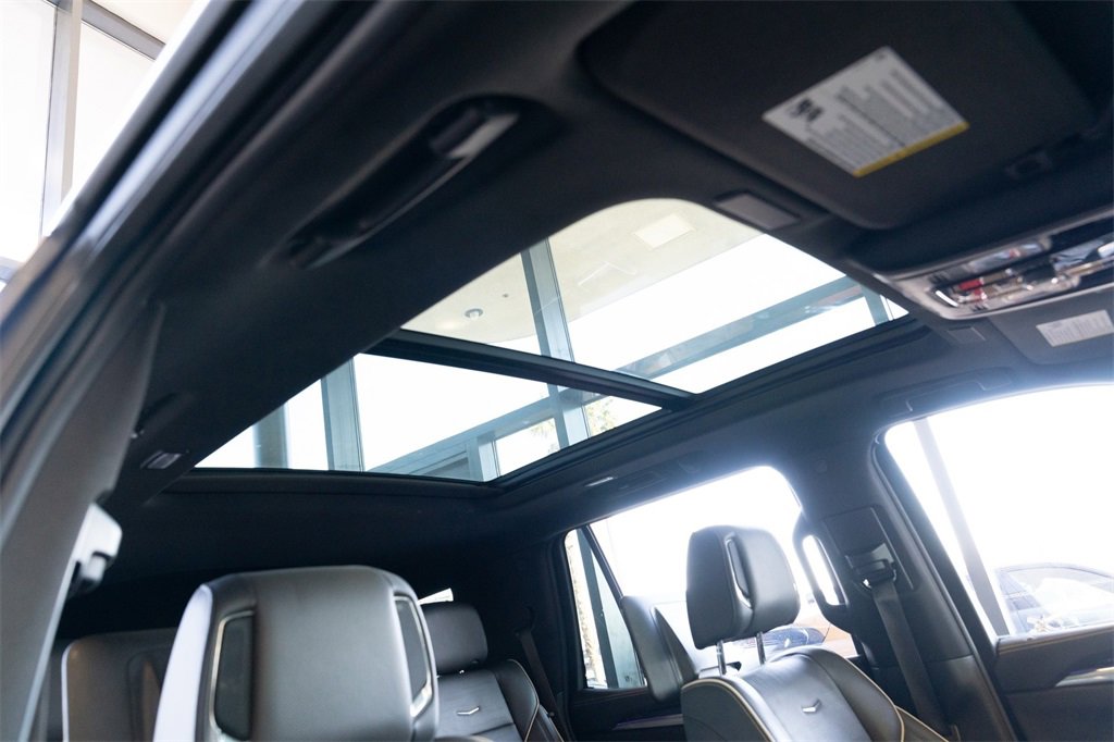 Used 2025 Cadillac Escalade Premium Luxury image 59