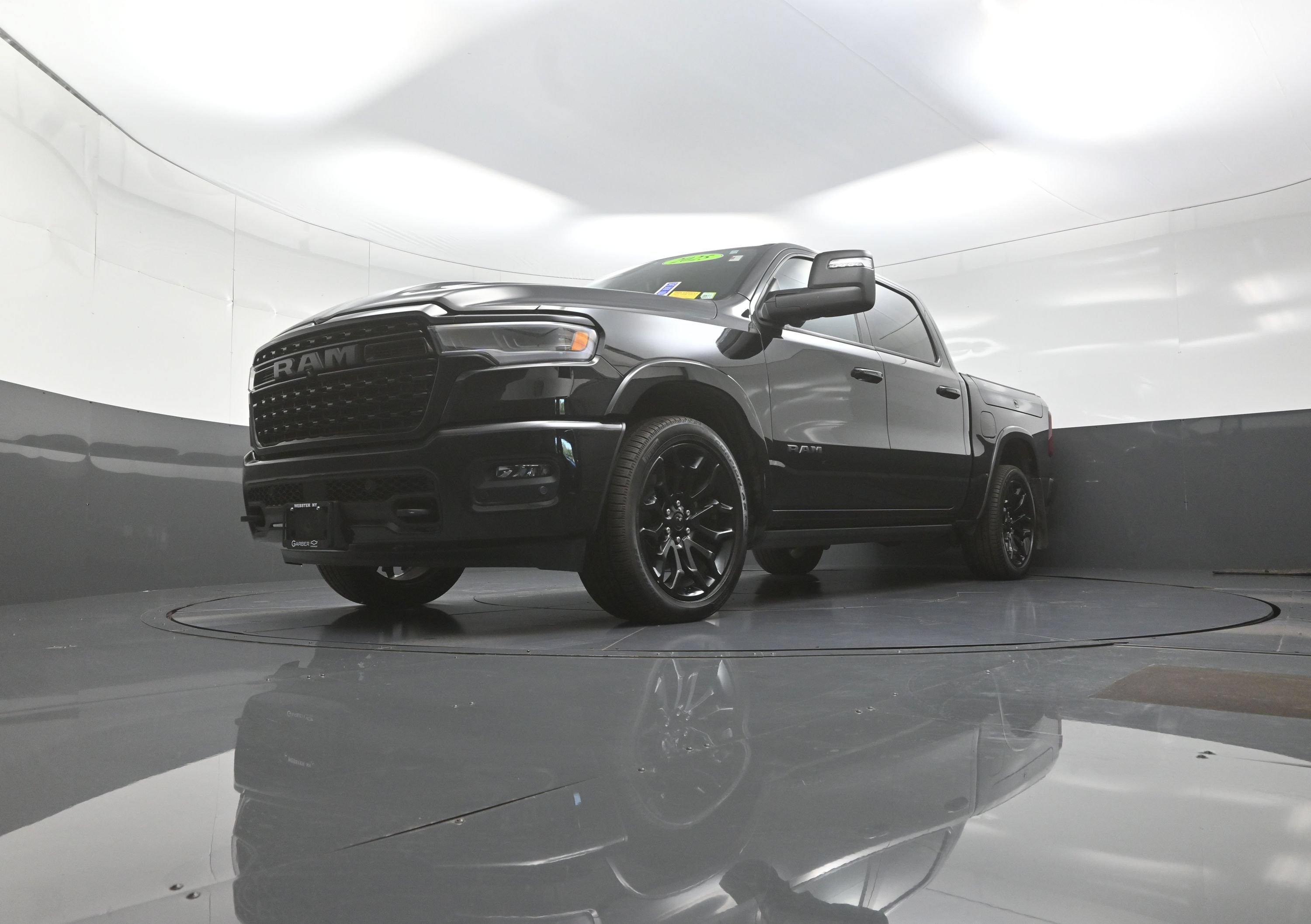 Used 2025 RAM 1500 Limited AWD/4WD image 11