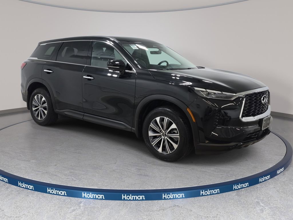 Certified 2023 INFINITI QX60 Pure image 3