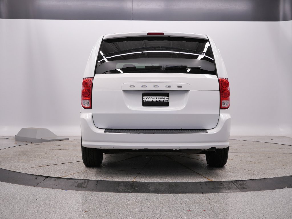 Used 2015 Dodge Grand Caravan SE w/ Quick Order Package 29E SE FWD image 4