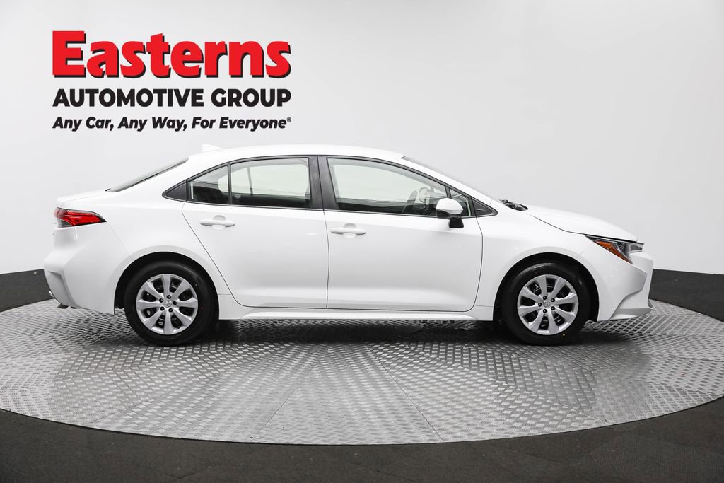 Used 2022 Toyota Corolla LE image 4