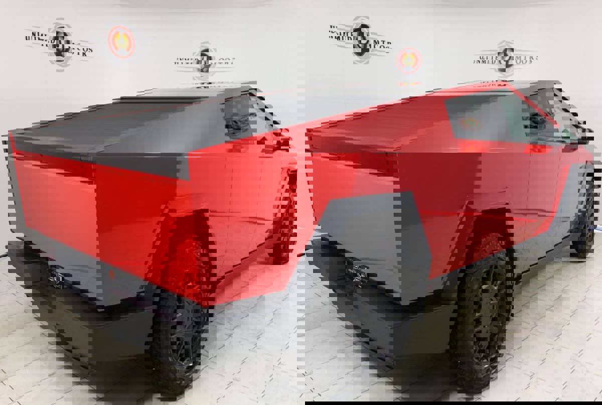 Used 2024 Tesla Cybertruck AWD Crew Cab image 3