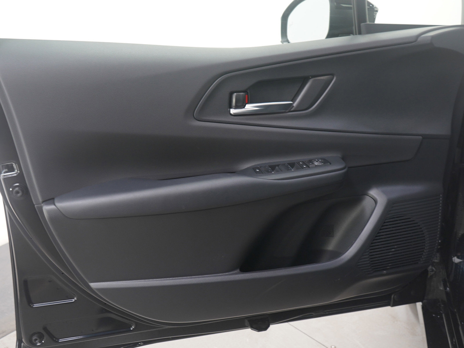 Used 2025 Toyota Prius AWD image 21