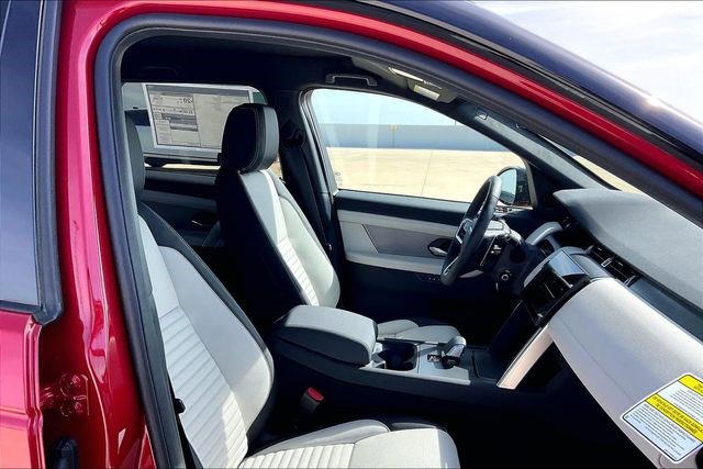 New 2026 Land Rover Discovery Sport Landmark image 12