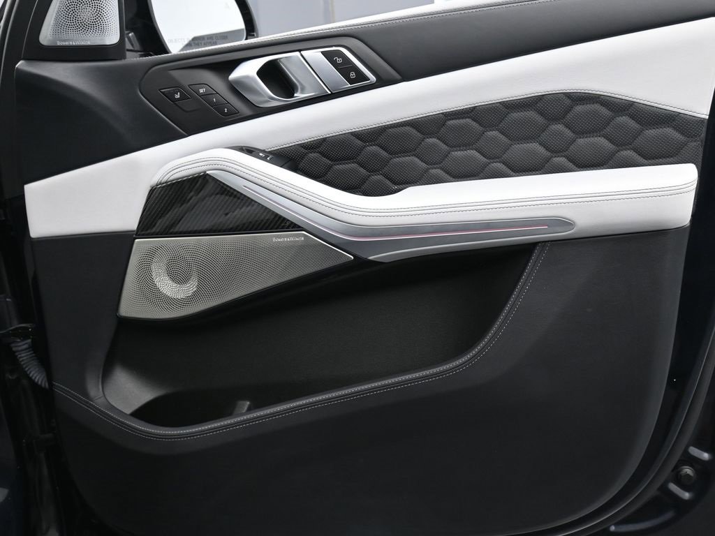 Used 2020 BMW X5 M Competition image 26