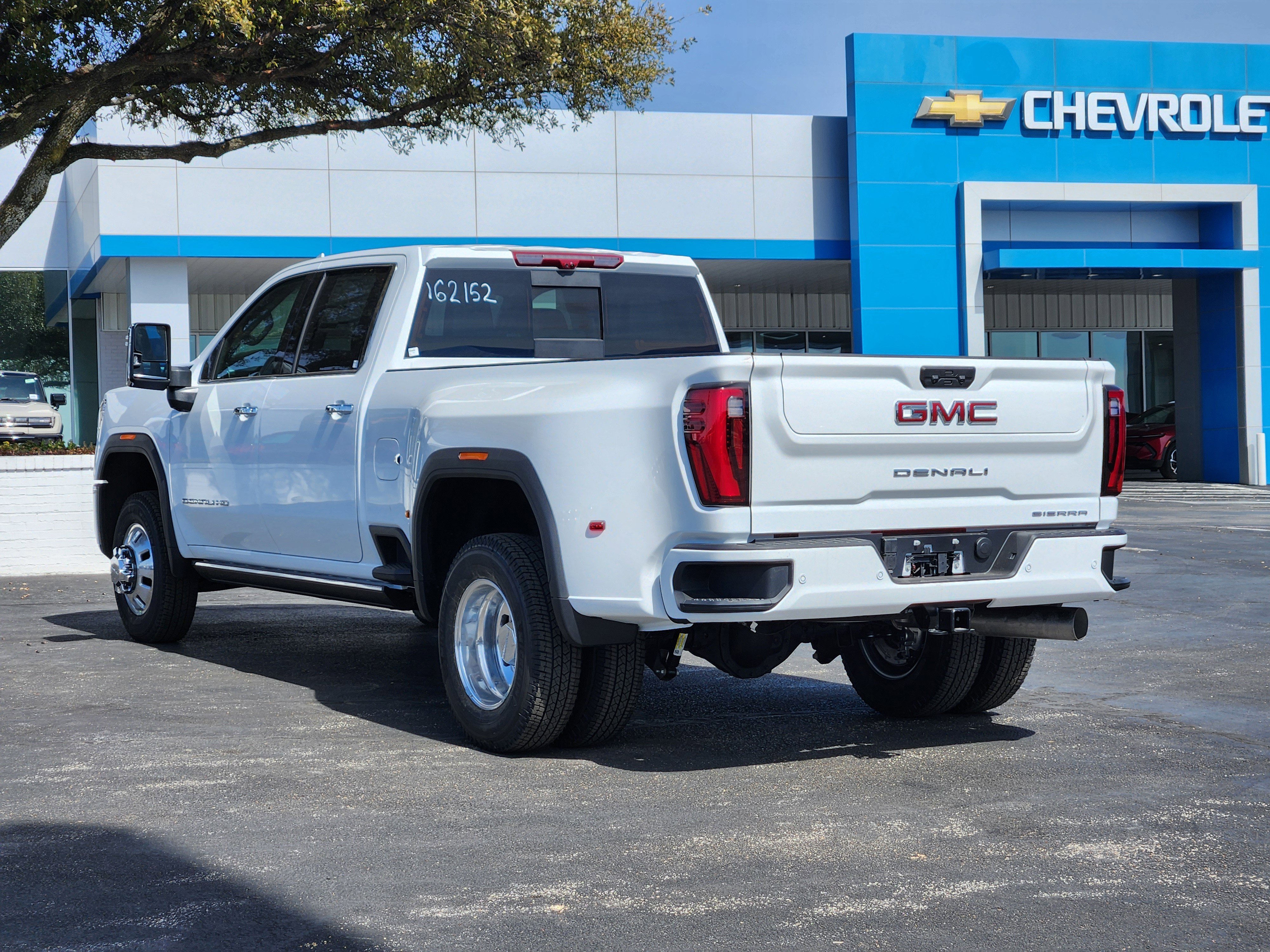 New 2026 GMC Sierra 3500 Denali w/ Denali Reserve Package AWD/4WD image 3