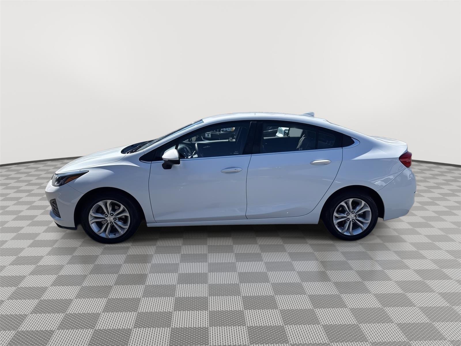 Used 2019 Chevrolet Cruze LT w/ Convenience Package image 13