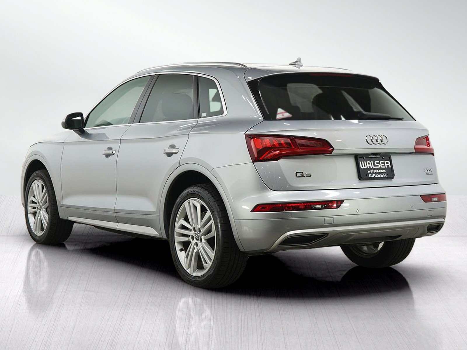 Used 2018 Audi Q5 2.0T Premium Plus w/ Premium Plus Package AWD/4WD image 3